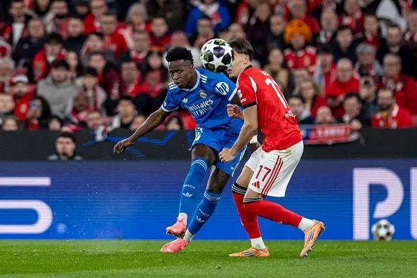 OD体育官方-世界波制胜投诉让比赛中断 熊皇助皇马抢得先机